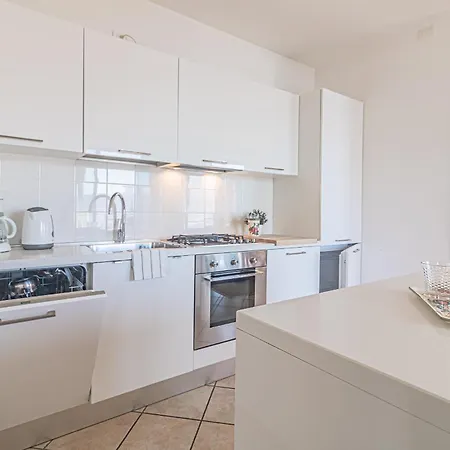 Sunny Varenna Apartment Perledo