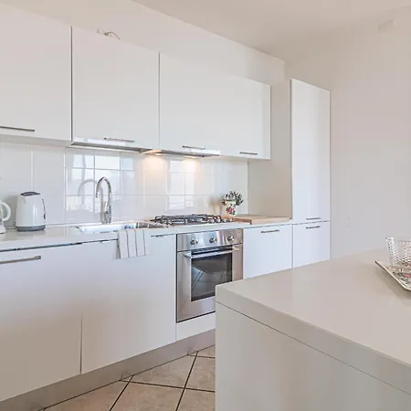 Sunny Varenna Apartment Perledo