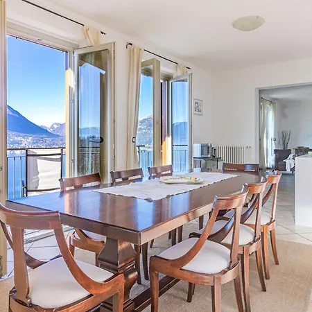 Sunny Varenna Apartment