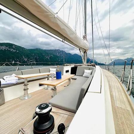 Sunny Varenna Apartment Perledo