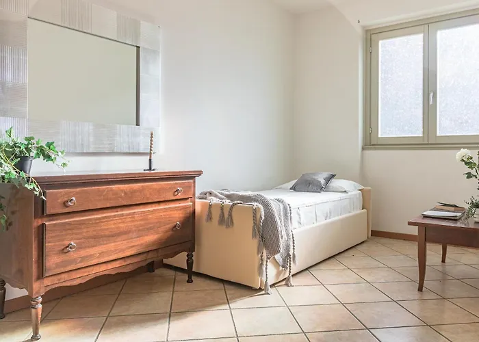 Sunny Varenna ペルレード