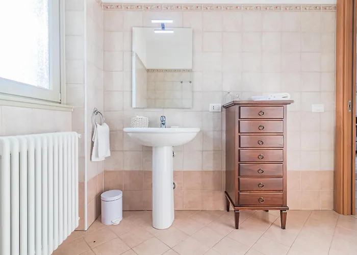 Sunny Varenna アパート *