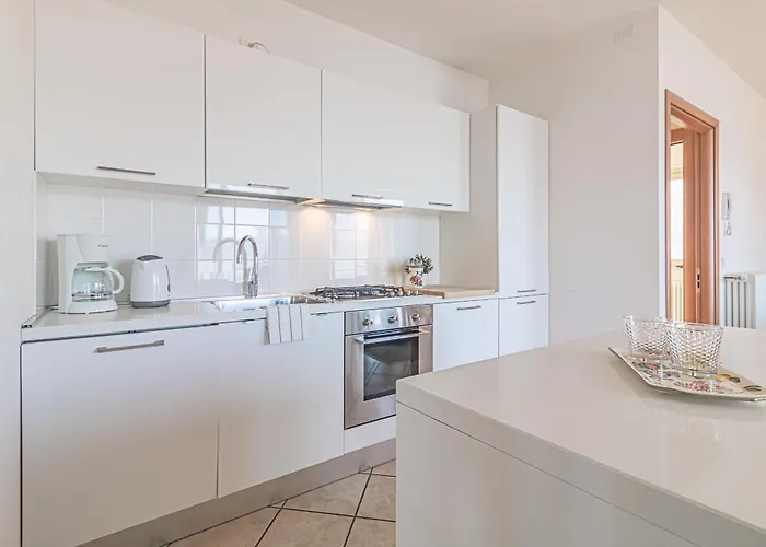 Sunny Varenna アパート ペルレード