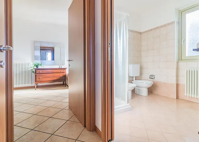 Sunny Varenna アパート ペルレード