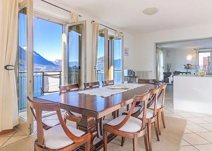 Sunny Varenna アパート