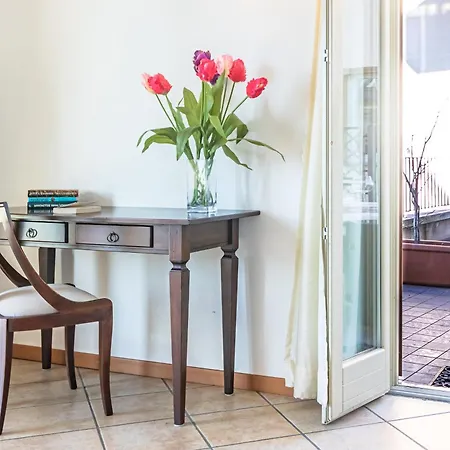 Sunny Varenna Apartment *