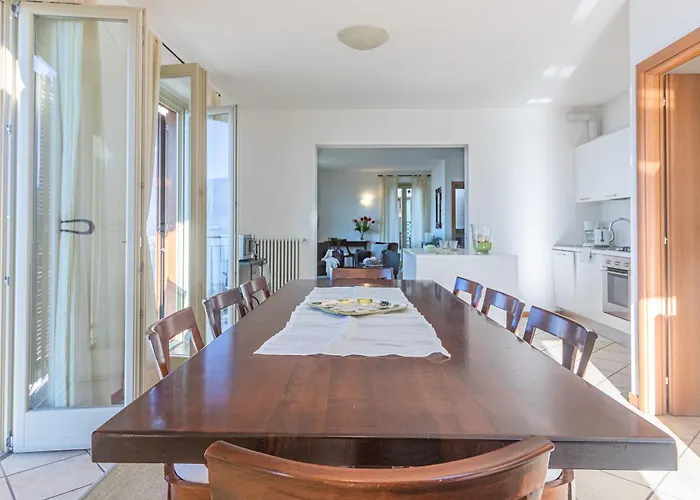 Sunny Varenna Apartman